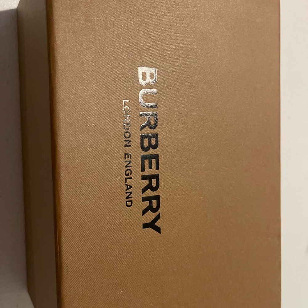 Burberry sandal NEW IN BOX